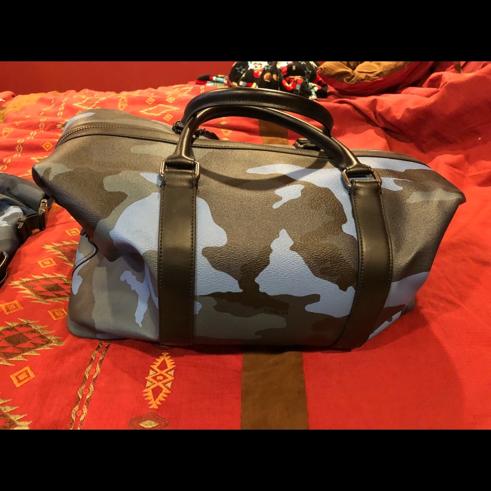 Coach camo duffel/backpack - Picture 2 of 3